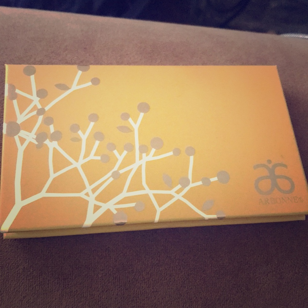Arbonne Comet Highlight and Shadow Palette !